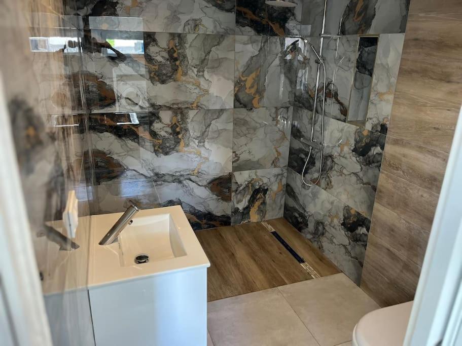 Maisonnette Avec Terrasse Avec Spa Privatif Lutterbach Luaran gambar